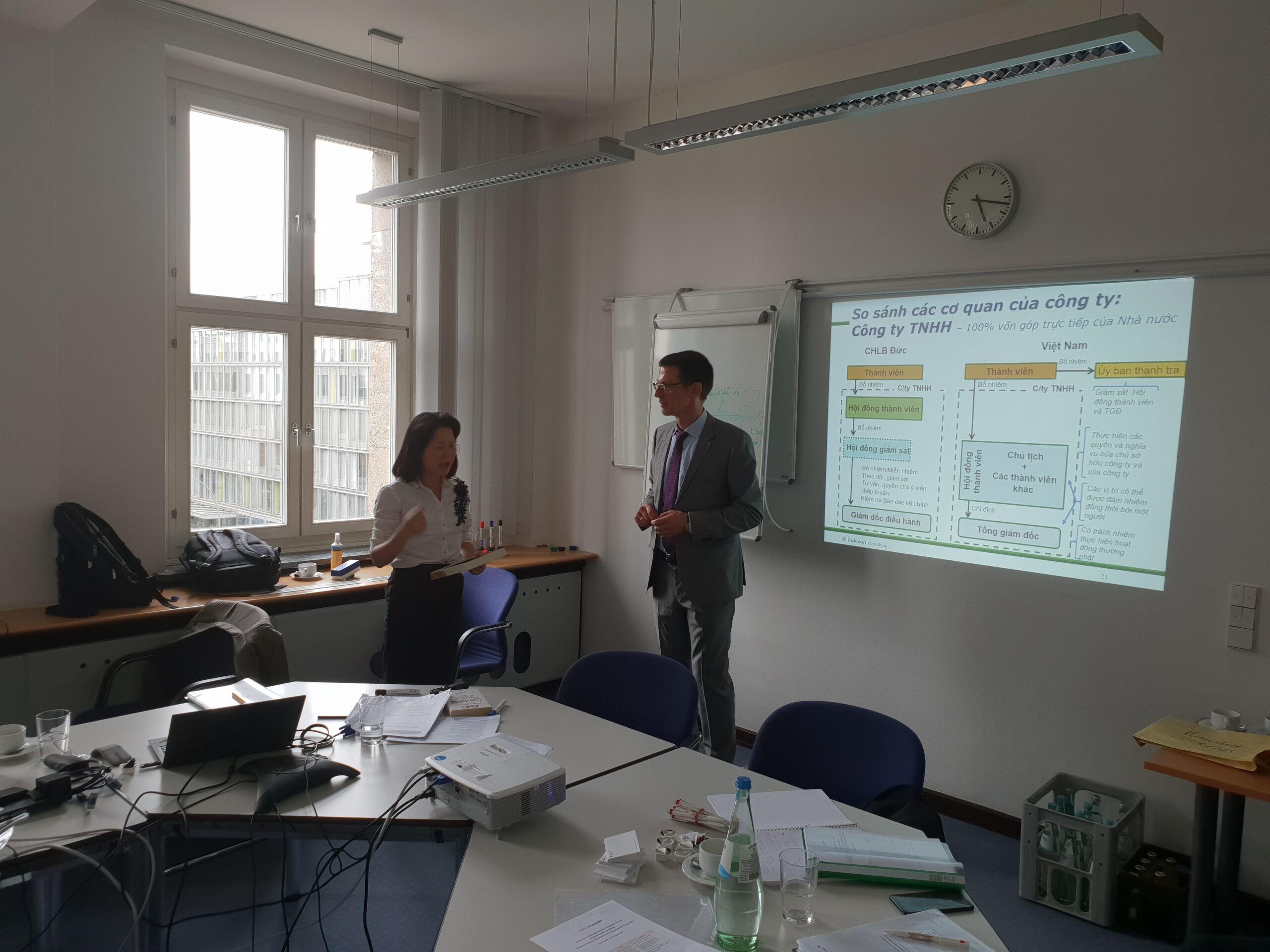 Study Tour of Vietnamese Government Officials from the Ministry of Finance to Berlin