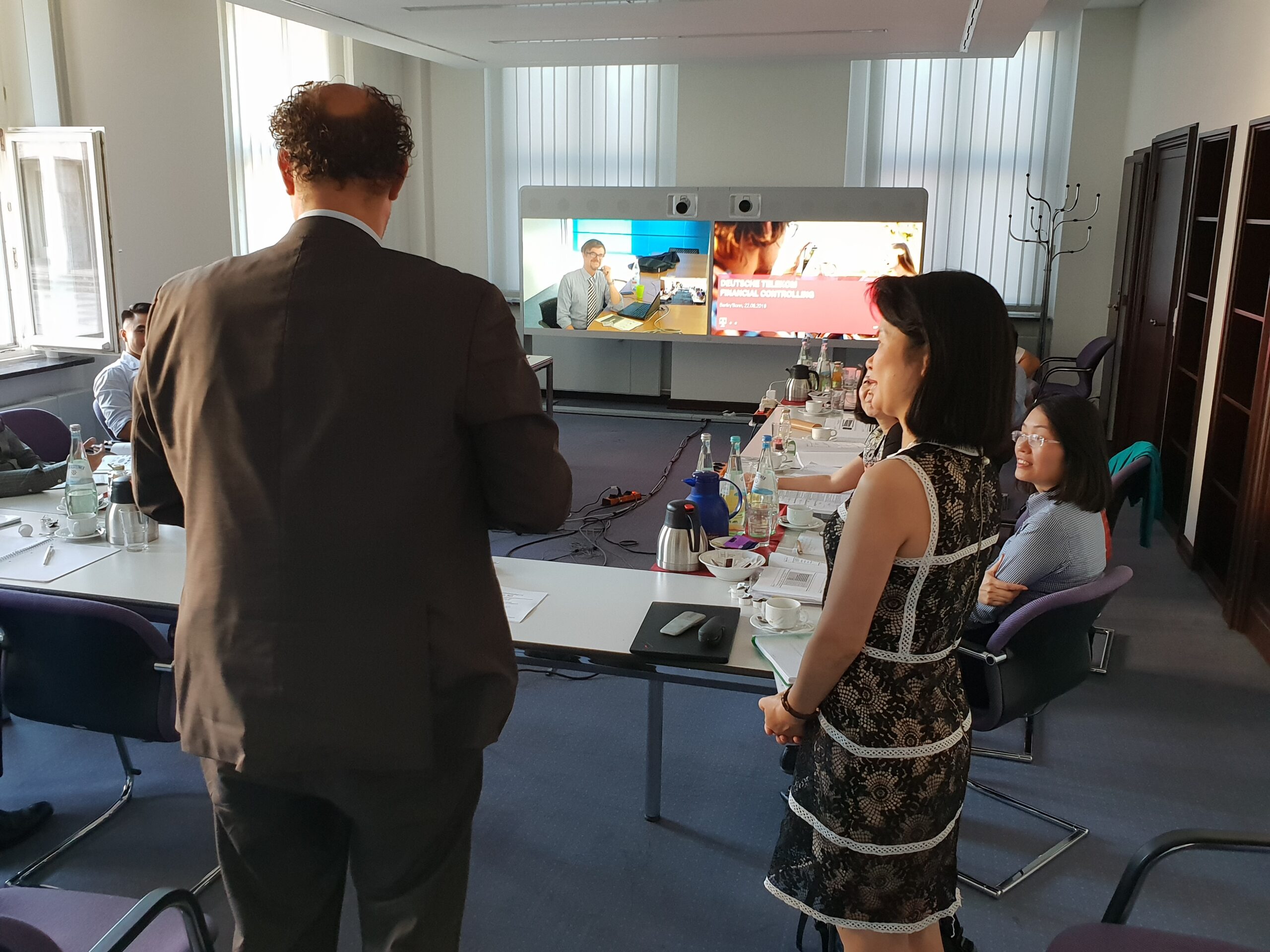 Study Tour of Vietnamese Government Officials from the Ministry of Finance to Berlin